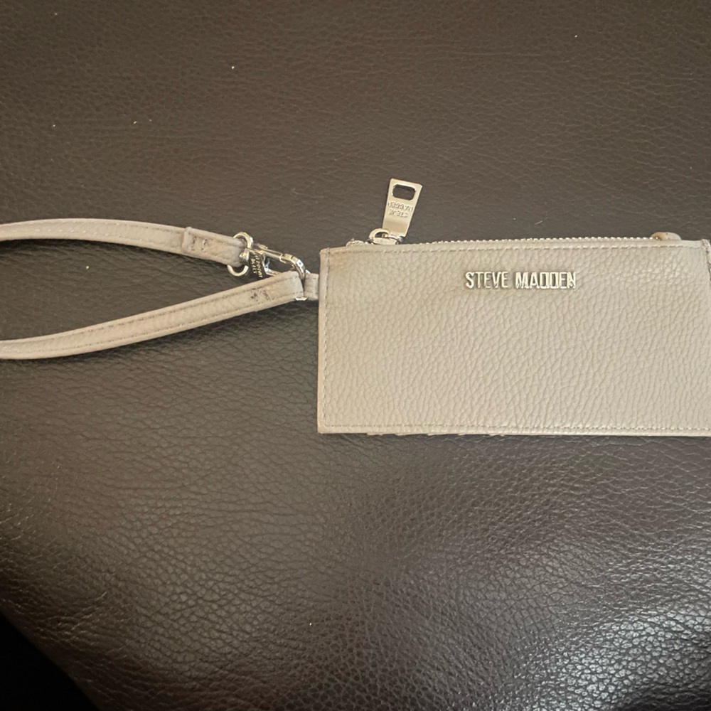 Steve Madden Taupe Leather cardholder Wristlet